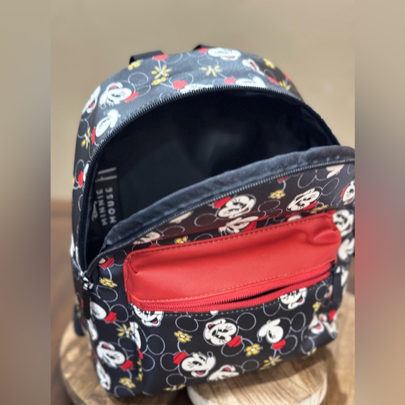 BioWorld Disney Minnie Mouse Mini Purse Backpack Faux Leather - Handbag New!! - Picture 11 of 12